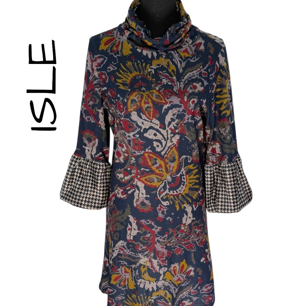 NWT ISLE “Blue Eye” by Melis Kozan, Size Small